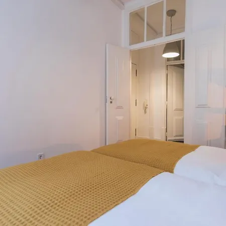Lovelystay - Spacious 2br Downtown - 5 Min To River Lägenhet Lisboa