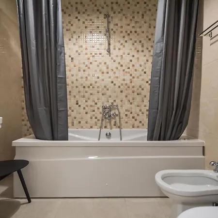 Lovelystay - Spacious 2br Downtown - 5 Min To River Апартаменты